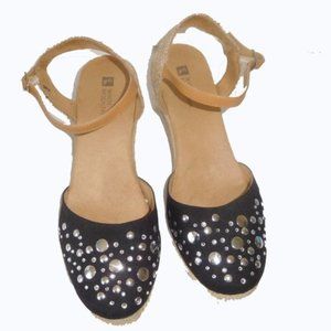 WHITE MOUNTAIN NWOB  BLACK SILVER AND RHINESTONE WEDGE SHOES